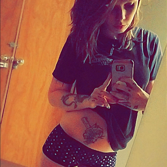 Meet your Posher, Cyn💚!! - Picture 7 of 16